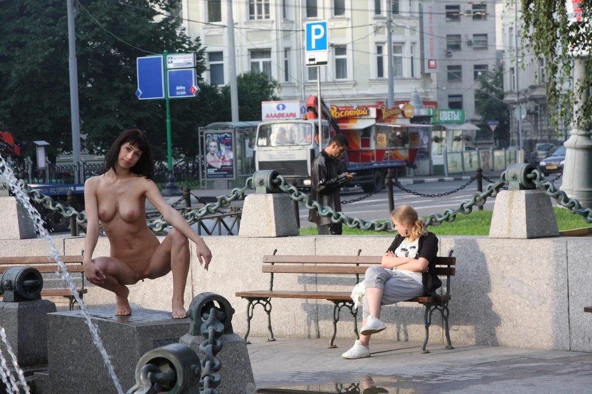 Girls nude in public 53 image 20