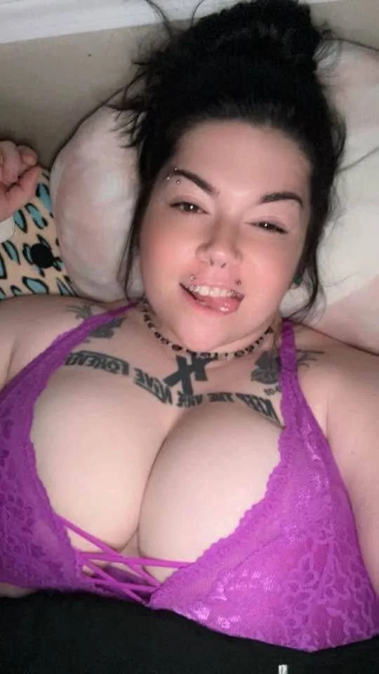 Hold these while the dumbass gets more for me 😉, make it famous and maybe I’ll share image 27