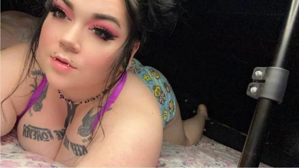 Hold these while the dumbass gets more for me 😉, make it famous and maybe I’ll share image 28