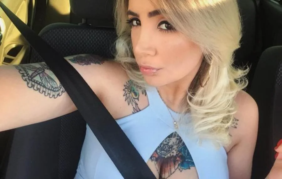 Puta loira tatuada teve os nudes vazados! safada quis se exibir pra macho e caiu na net! image 6