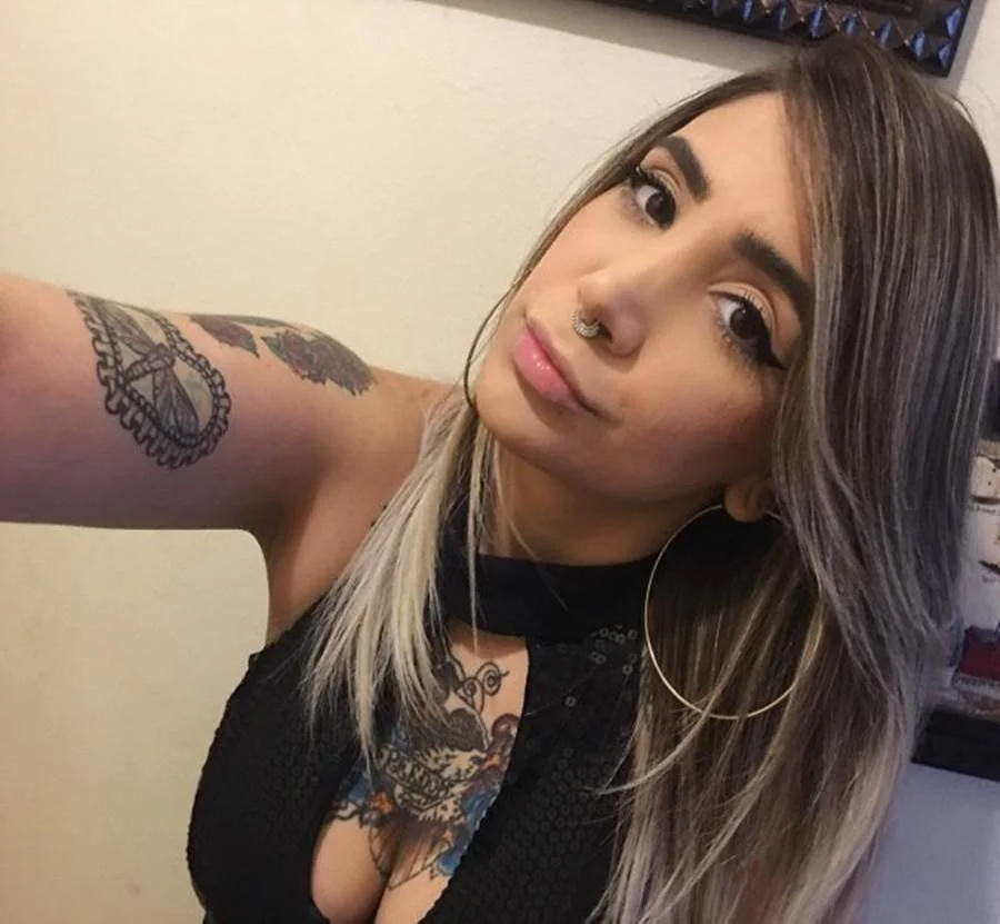 Puta loira tatuada teve os nudes vazados! safada quis se exibir pra macho e caiu na net! image 8