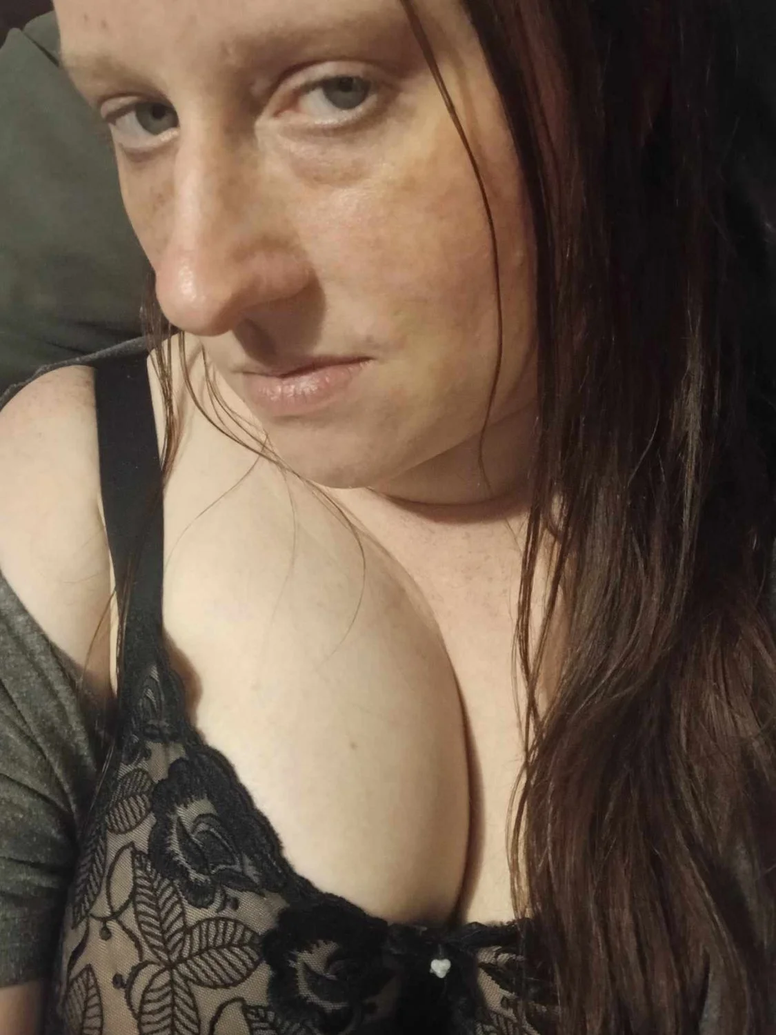 Trina My Chubby Pale MILF Goth Mommie. image 23