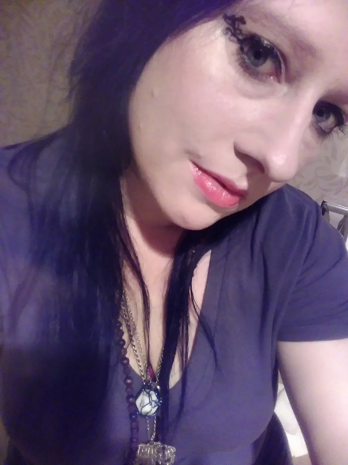 Trina My Chubby Pale MILF Goth Mommie. image 3