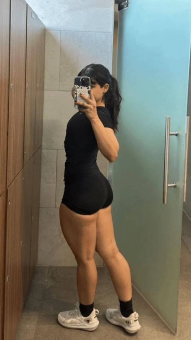 4l4na Florez image 22