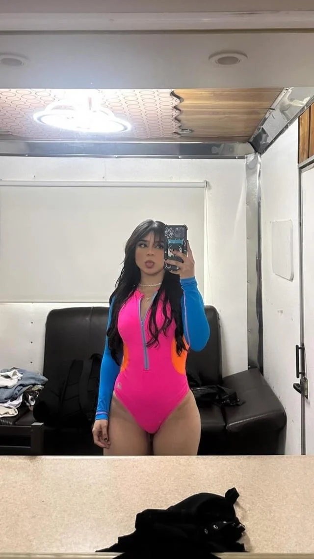 4l4na Florez image 31