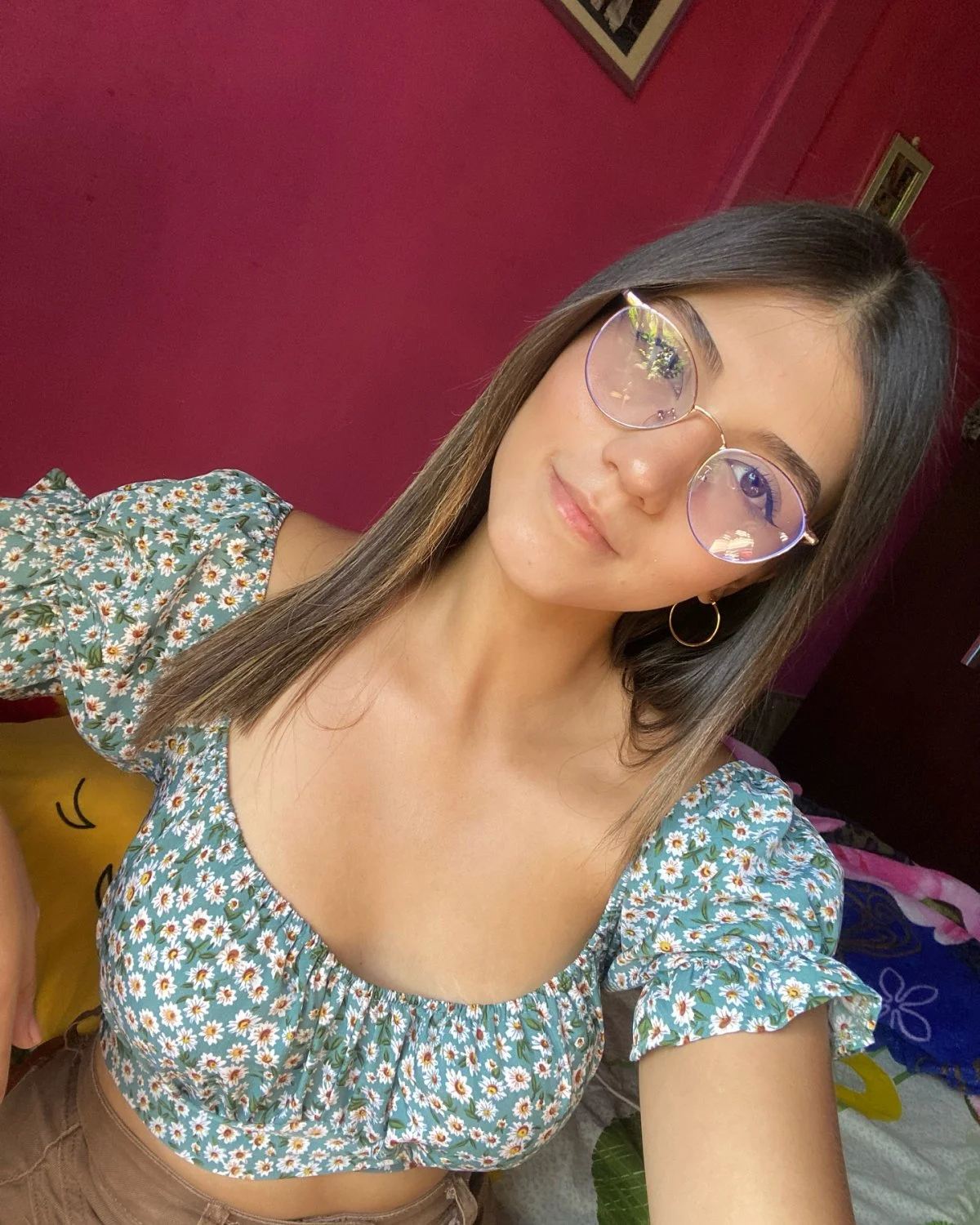 Sexy nerdy latina teen Paola image 23
