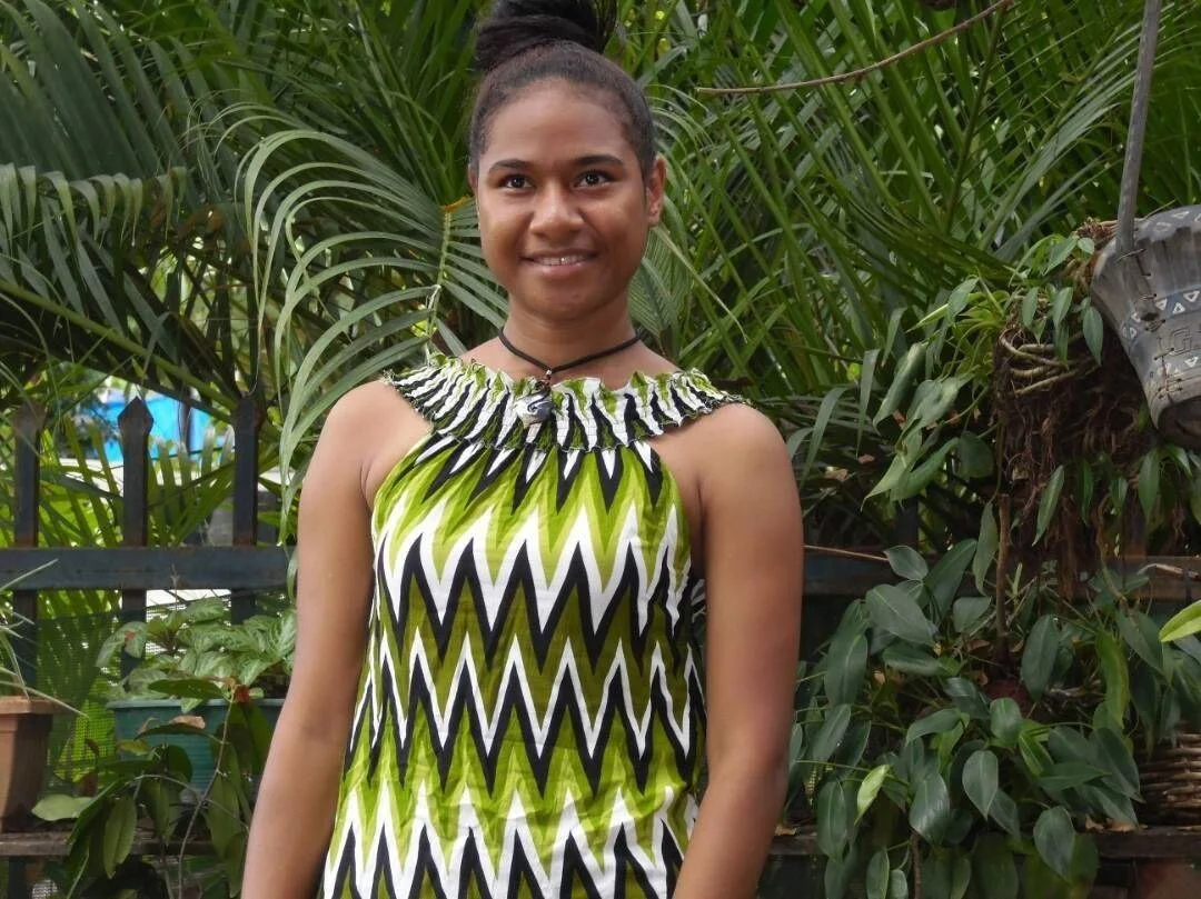 Pretty girl showing some skin🇵🇬 main image