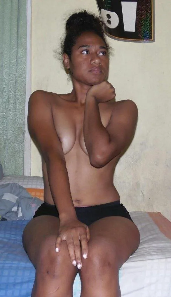 Pretty girl showing some skin🇵🇬 image 13