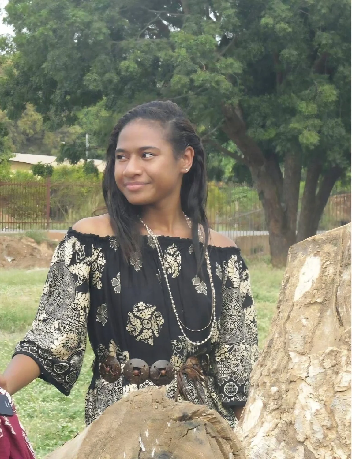 Pretty girl showing some skin🇵🇬 image 2