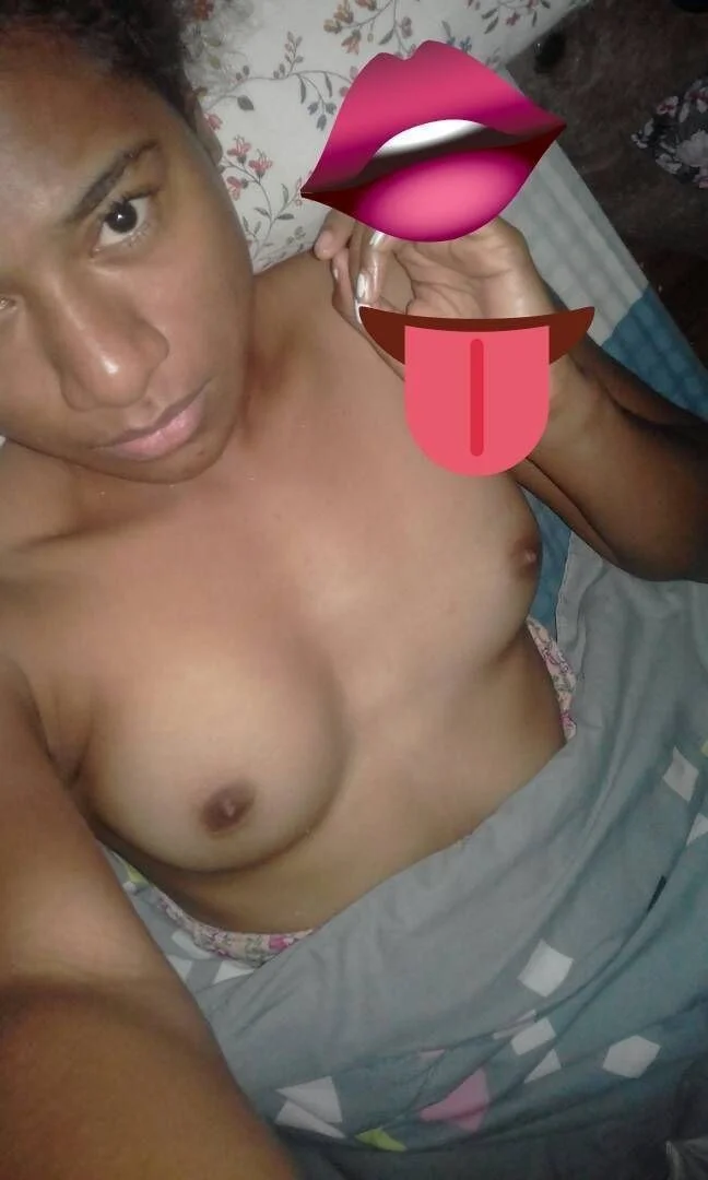 Pretty girl showing some skin🇵🇬 image 23