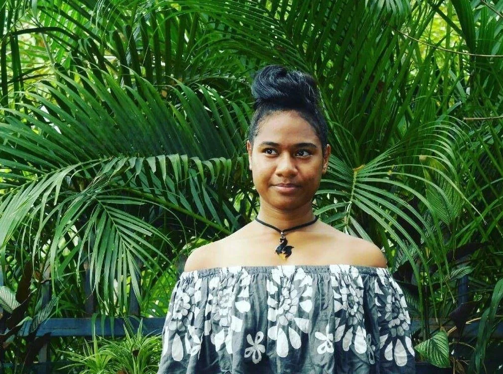 Pretty girl showing some skin🇵🇬 image 3