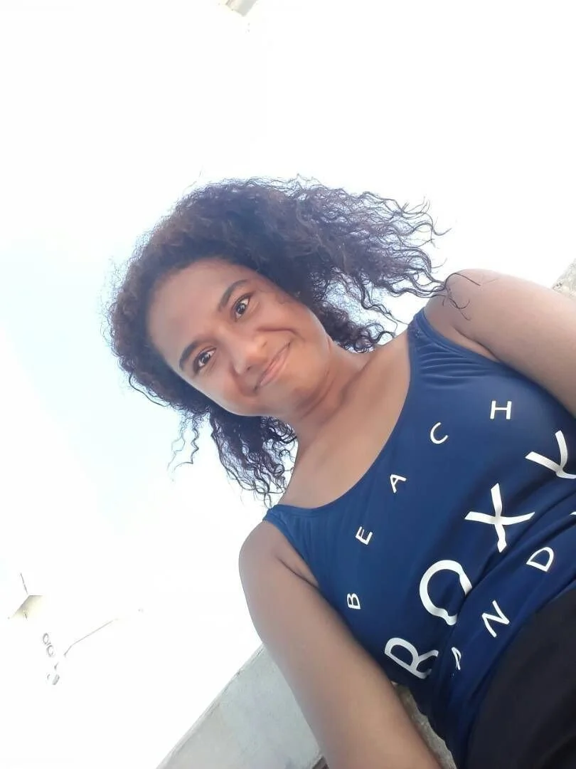 Pretty girl showing some skin🇵🇬 image 4