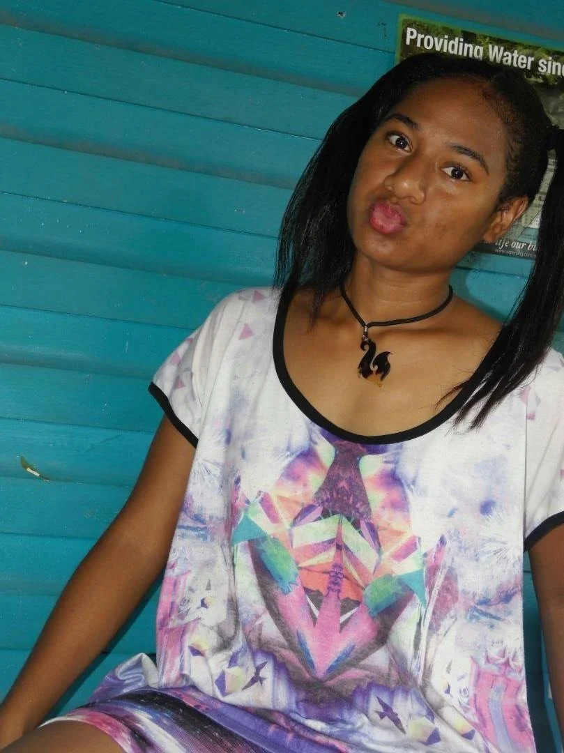 Pretty girl showing some skin🇵🇬 image 5