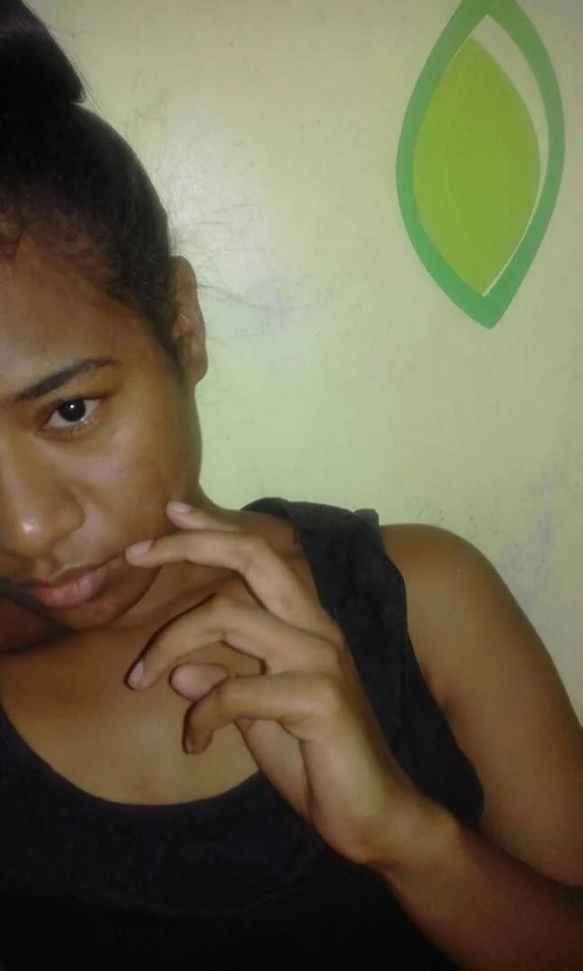 Pretty girl showing some skin🇵🇬 image 7