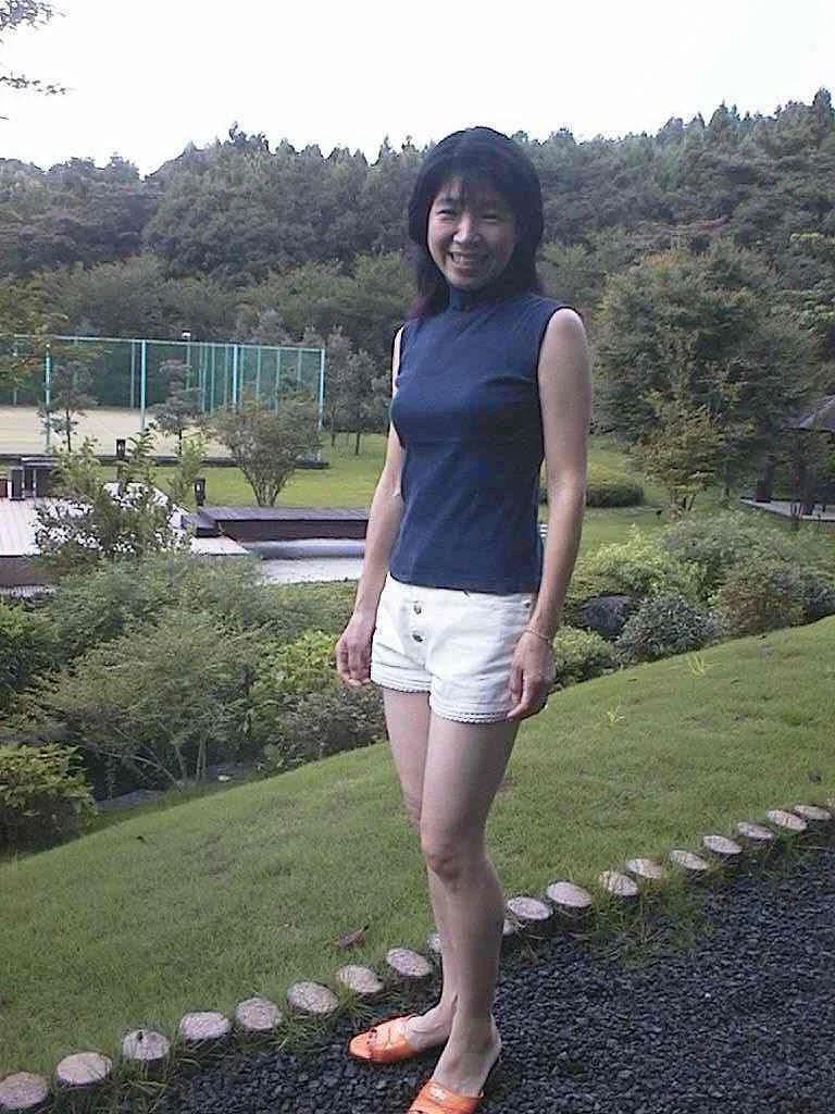 Japanese amateur milf 26-2 image 24