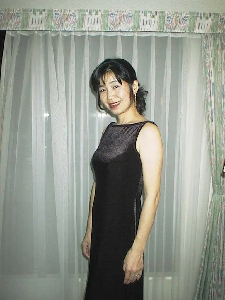Japanese amateur milf 26-2 image 4