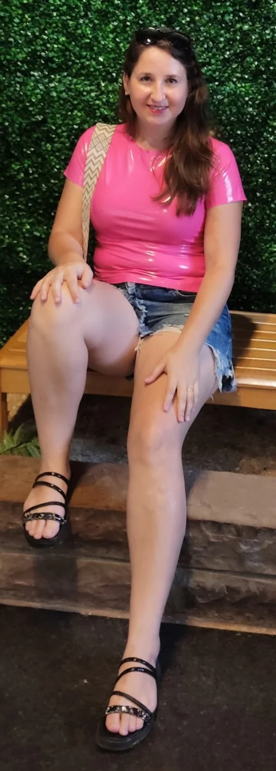 Essa gostosa é fã da Bárbie e ama roupas rosas. Parte 3. IA - AI image 10