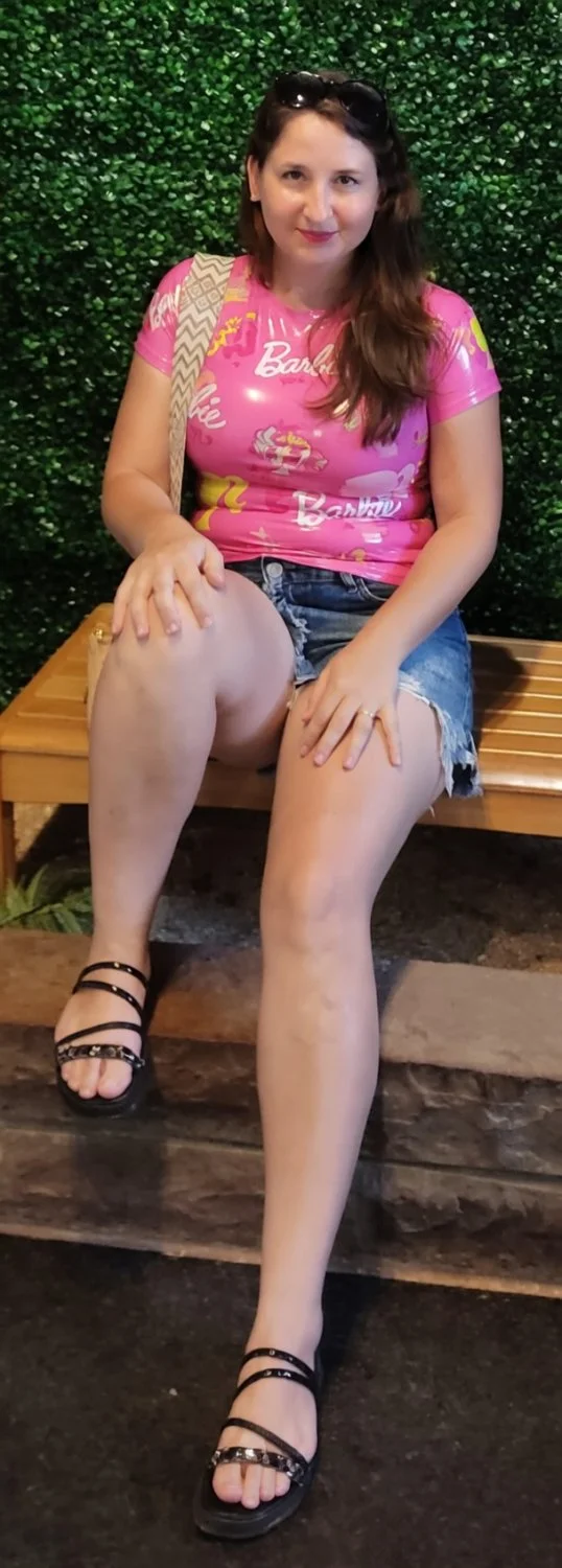 Essa gostosa é fã da Bárbie e ama roupas rosas. Parte 3. IA - AI image 13