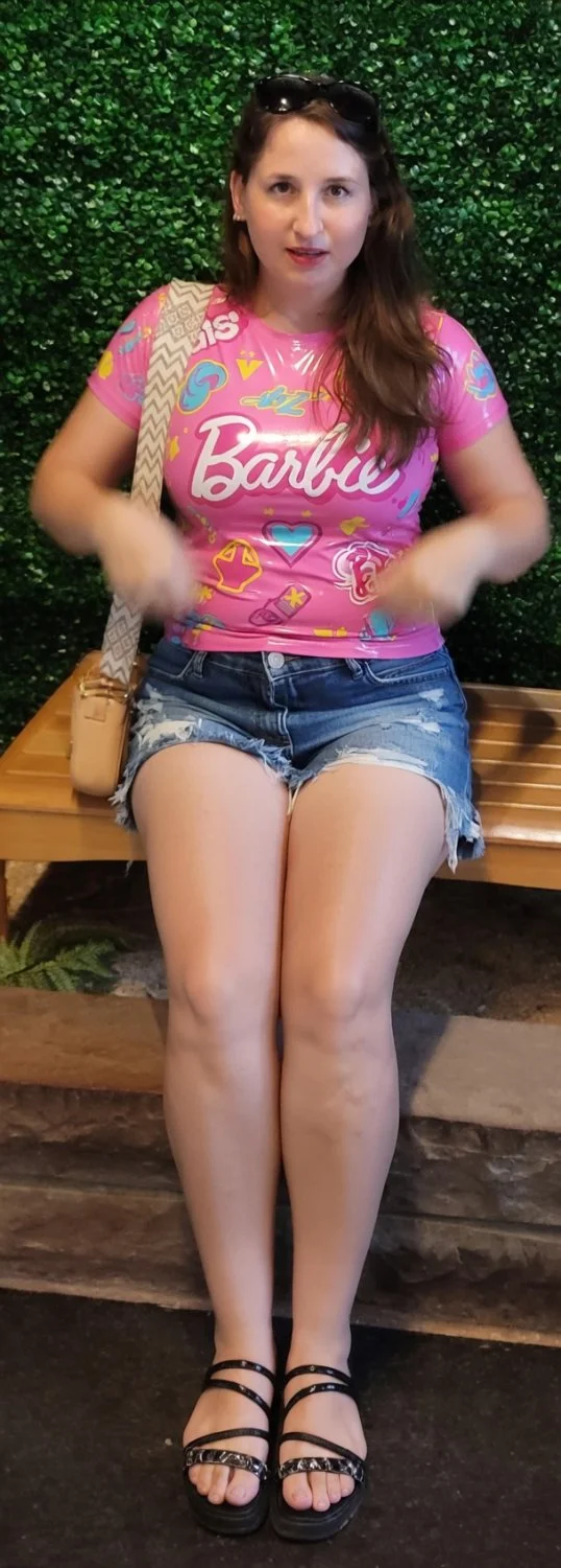 Essa gostosa é fã da Bárbie e ama roupas rosas. Parte 3. IA - AI image 30