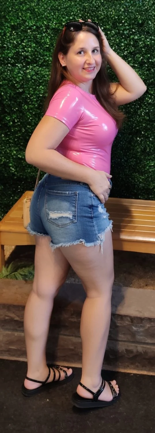 Essa gostosa é fã da Bárbie e ama roupas rosas. Parte 3. IA - AI image 48