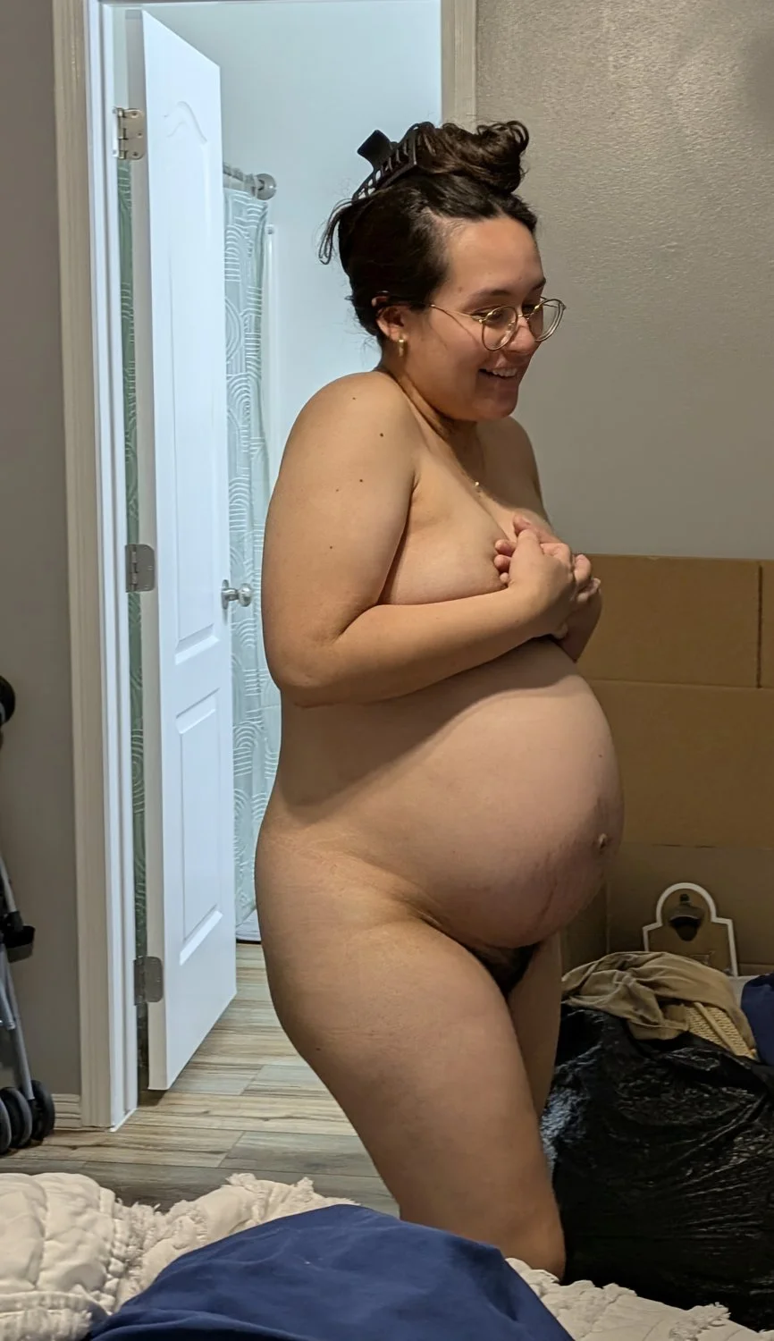 Pregnant Milf Ariel image 13