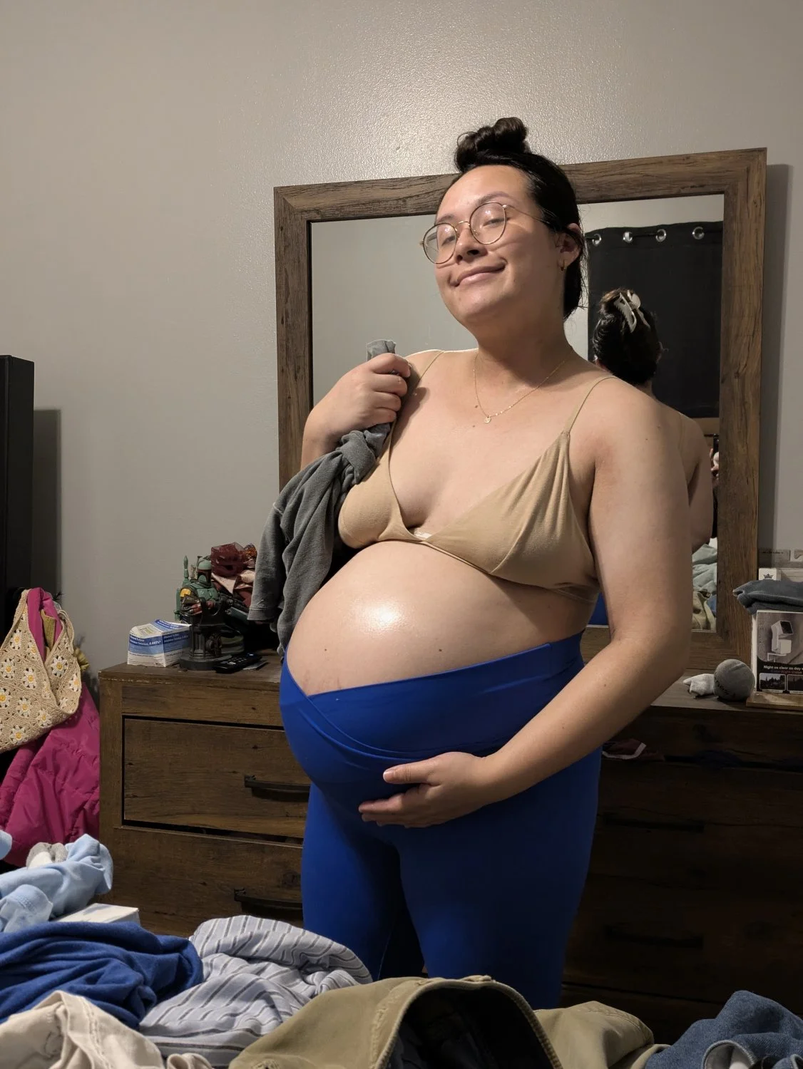 Pregnant Milf Ariel image 14