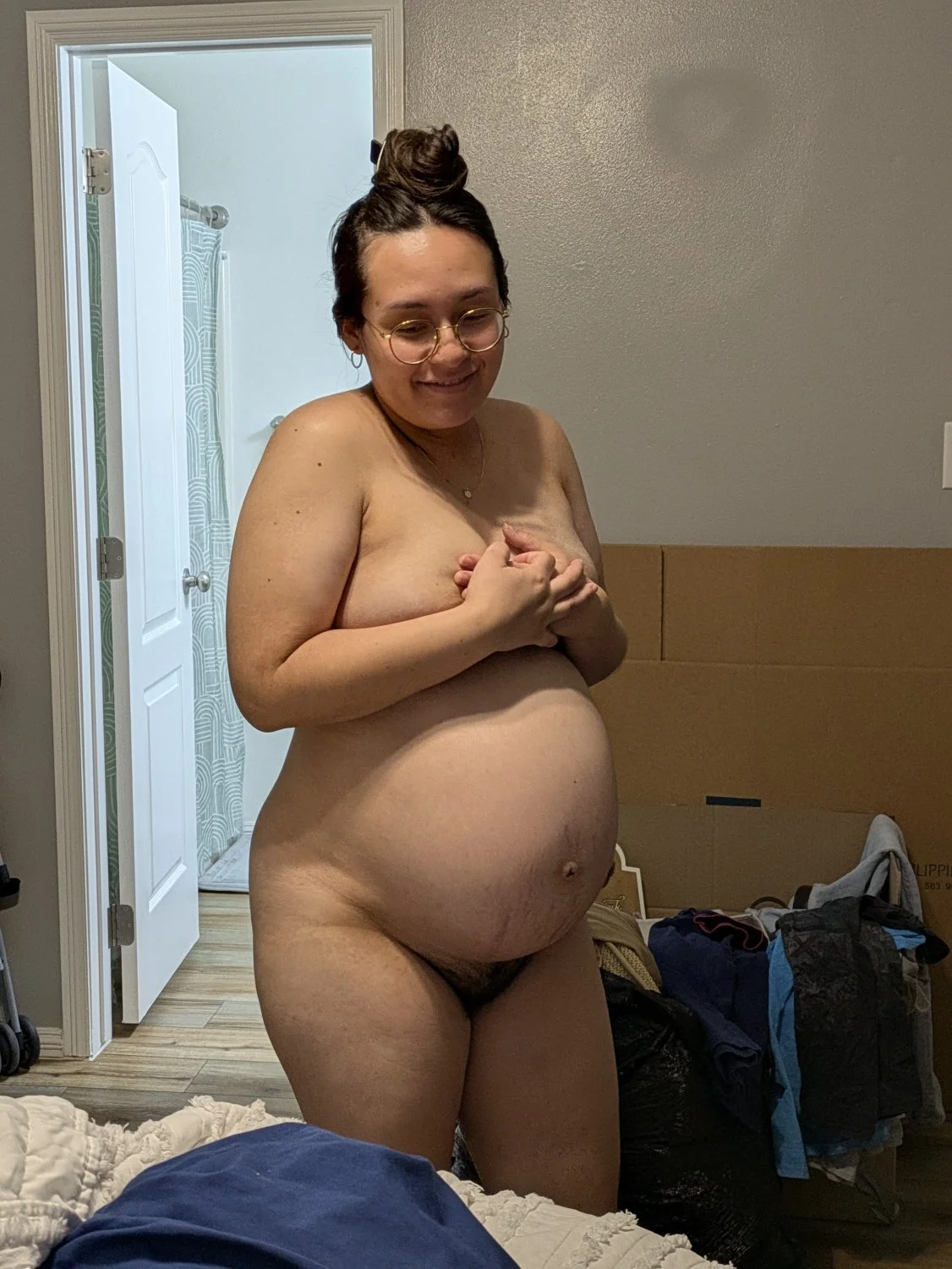 Pregnant Milf Ariel image 16