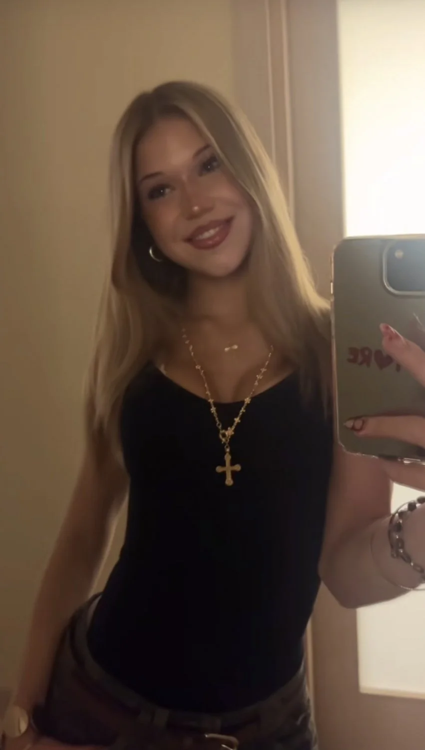 Came on that Young slut a few times image 5