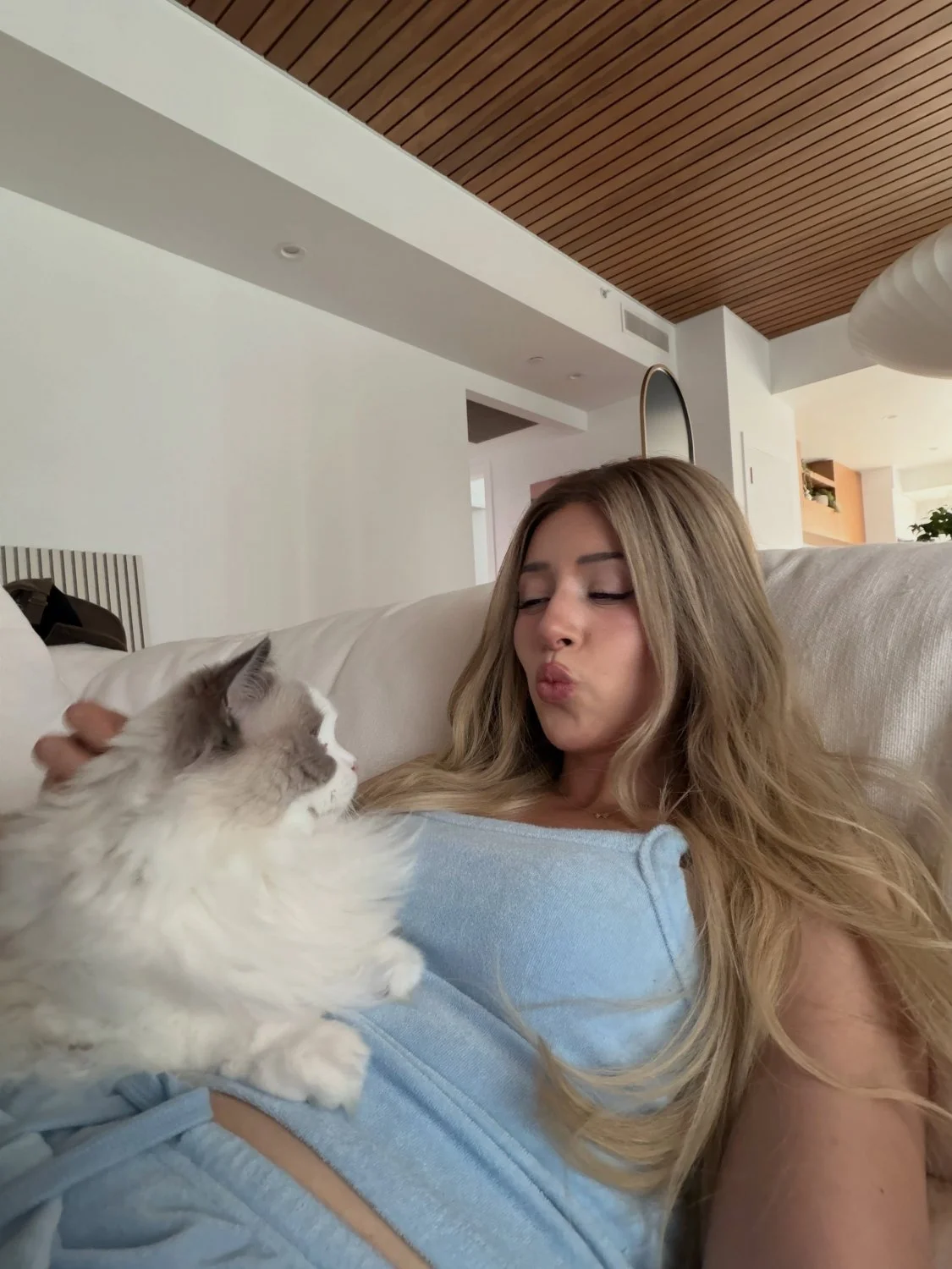 Blonde Poki image 14