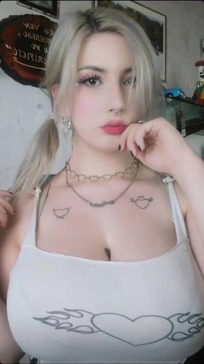 Colección muy completa de Luna hermosa tetona bien putita image 33