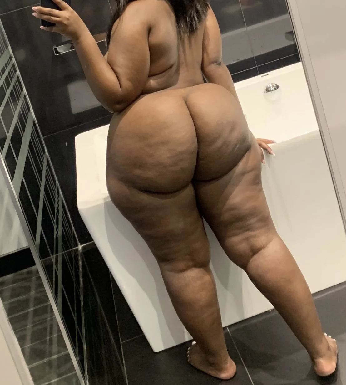 ........Got damn 🥴🥴😍😍🍑 image 11