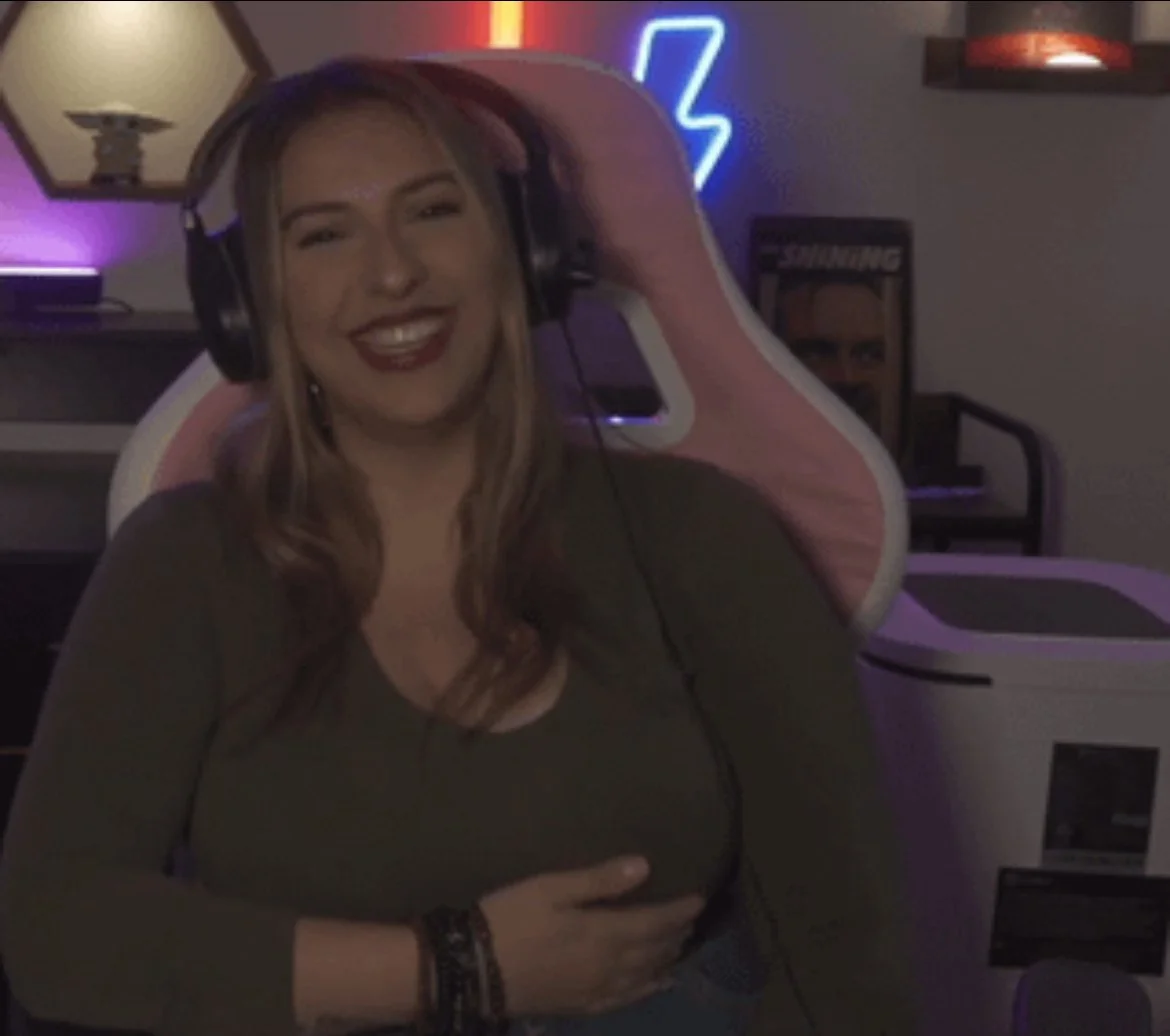 Big Titty YouTube Reactor - Part 2 main image