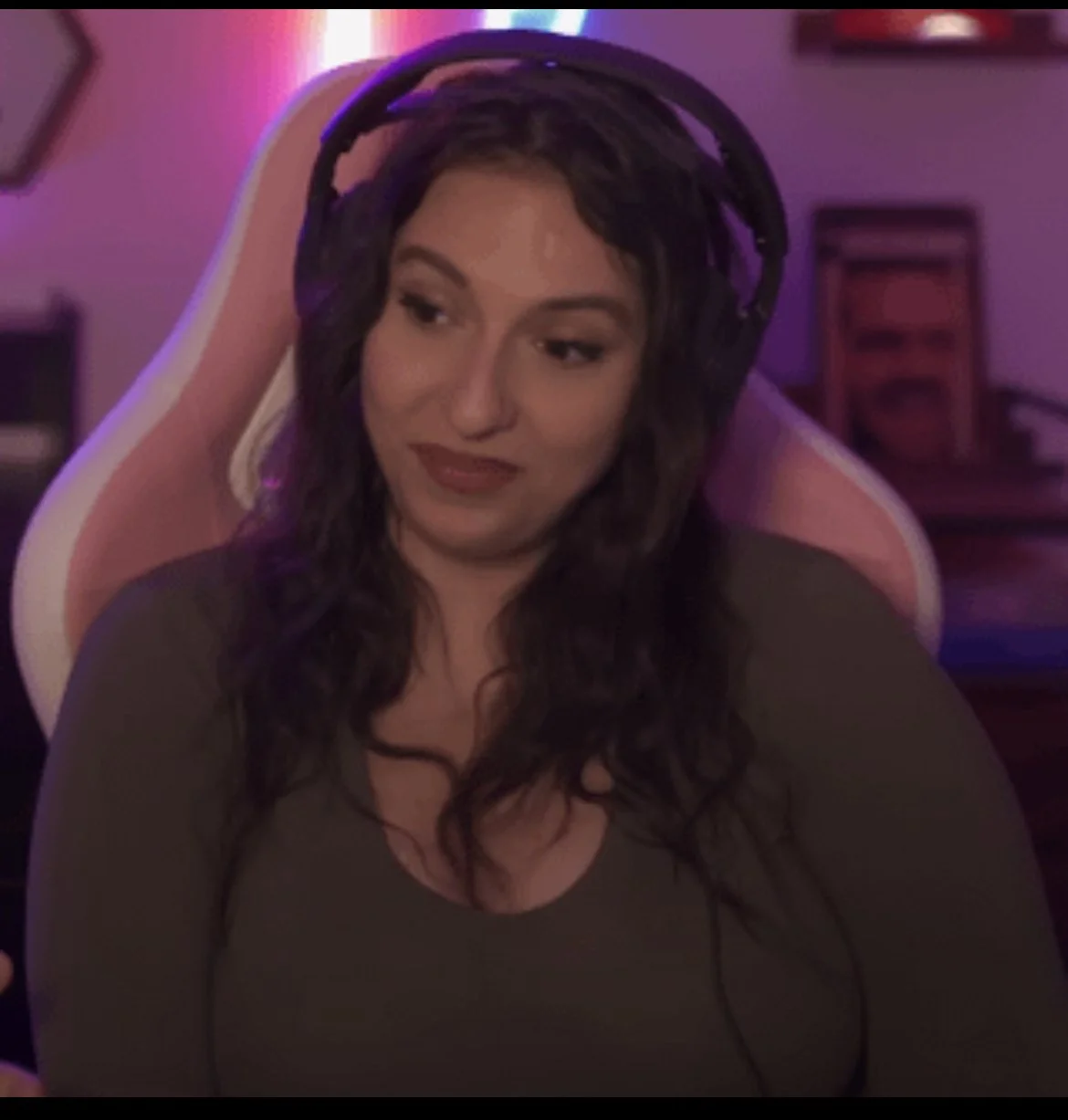 Big Titty YouTube Reactor - Part 2 image 2