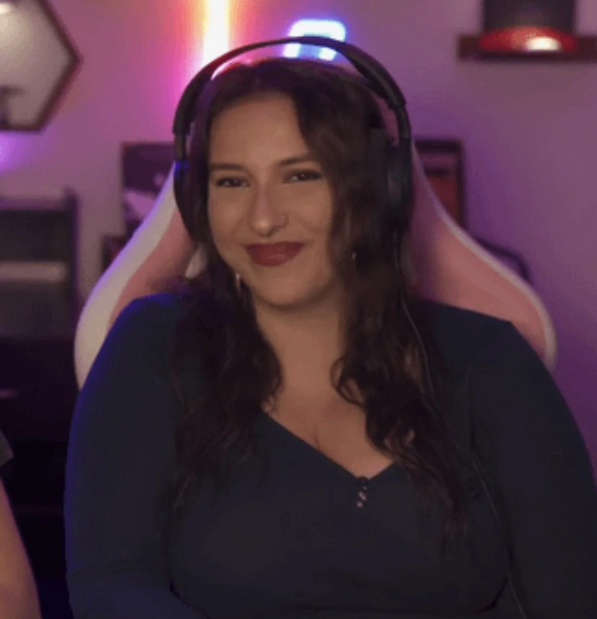 Big Titty YouTube Reactor - Part 2 image 7