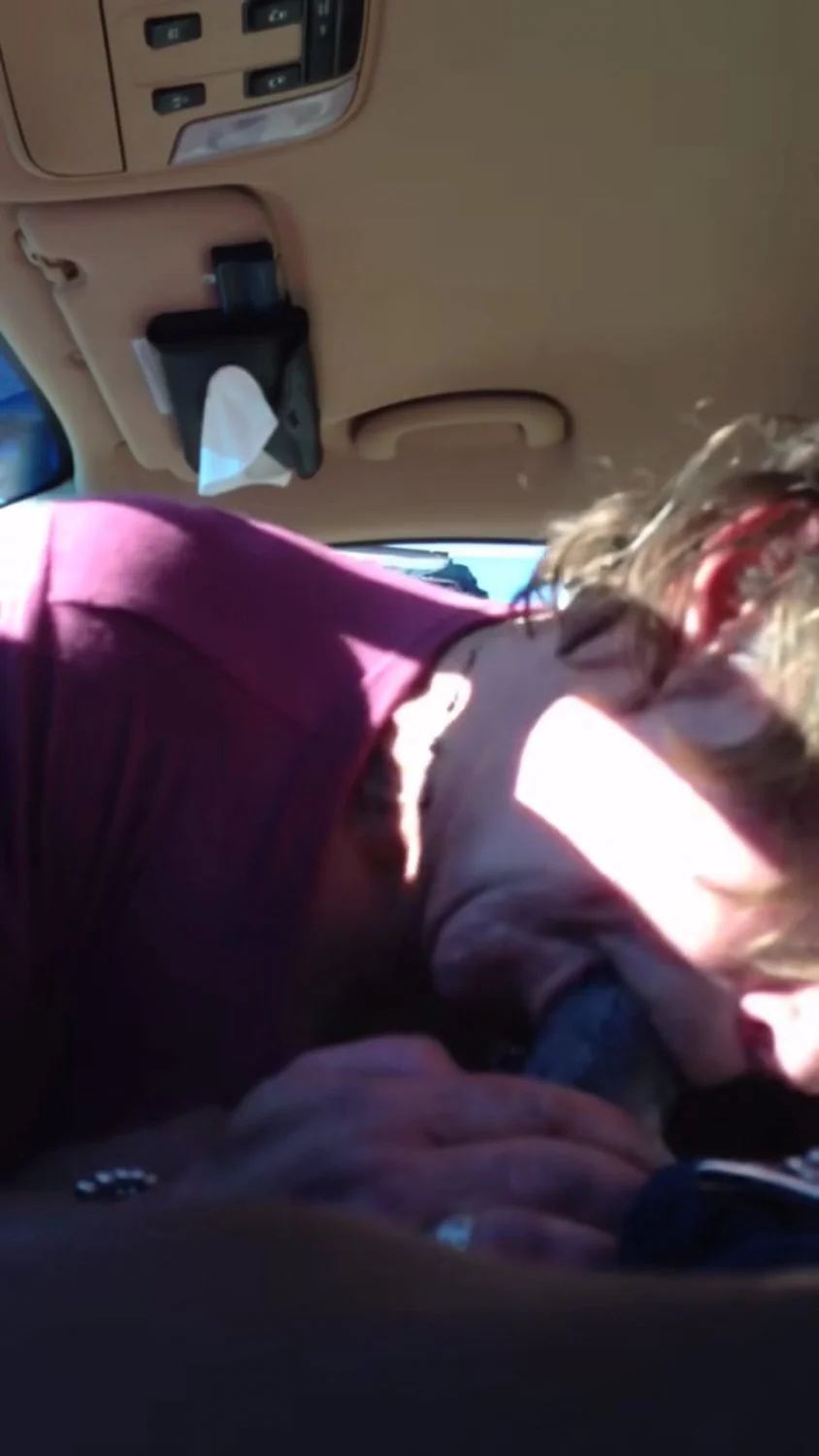 Blowjob homeless 10 dlr image 1