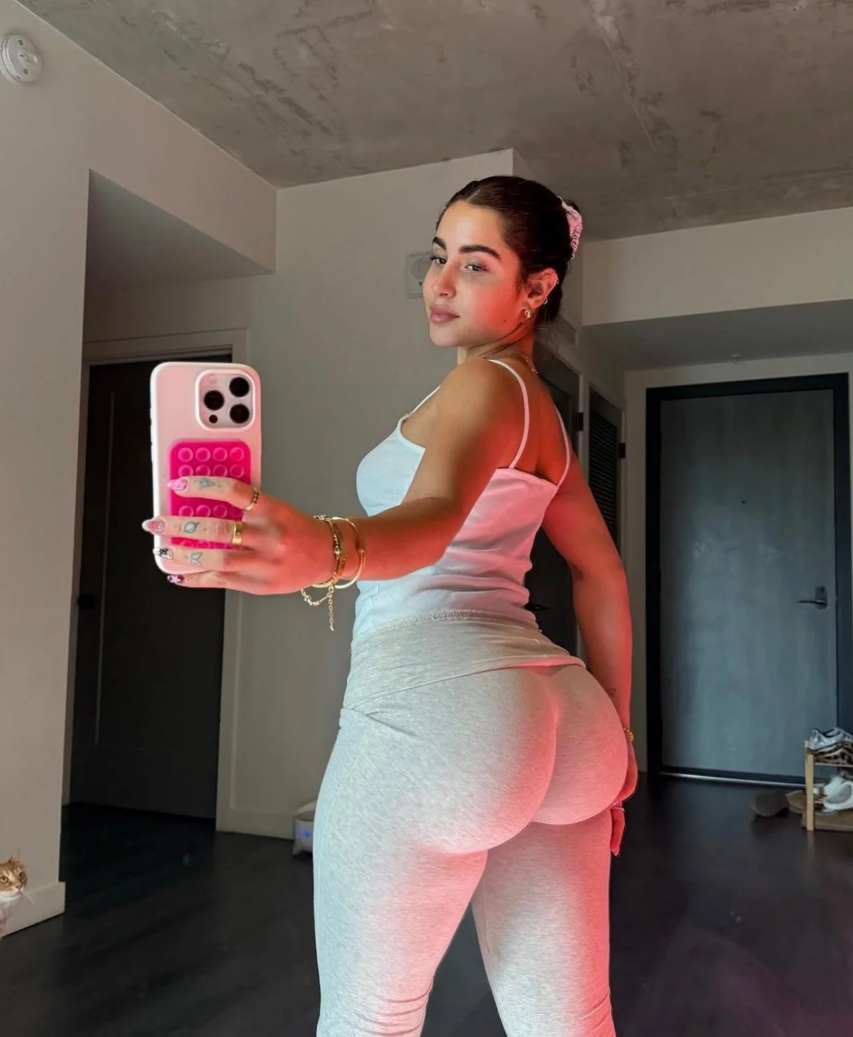 Patinha linda para muito sexo anal image 4