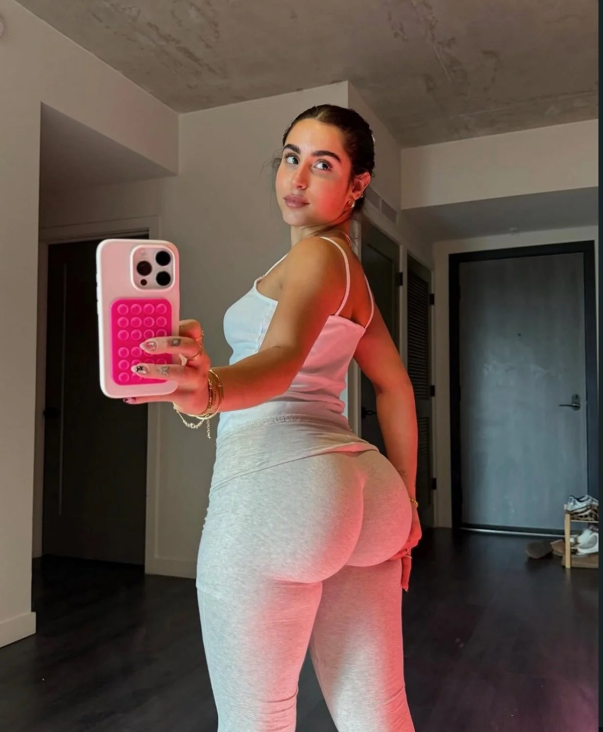 Patinha linda para muito sexo anal image 6