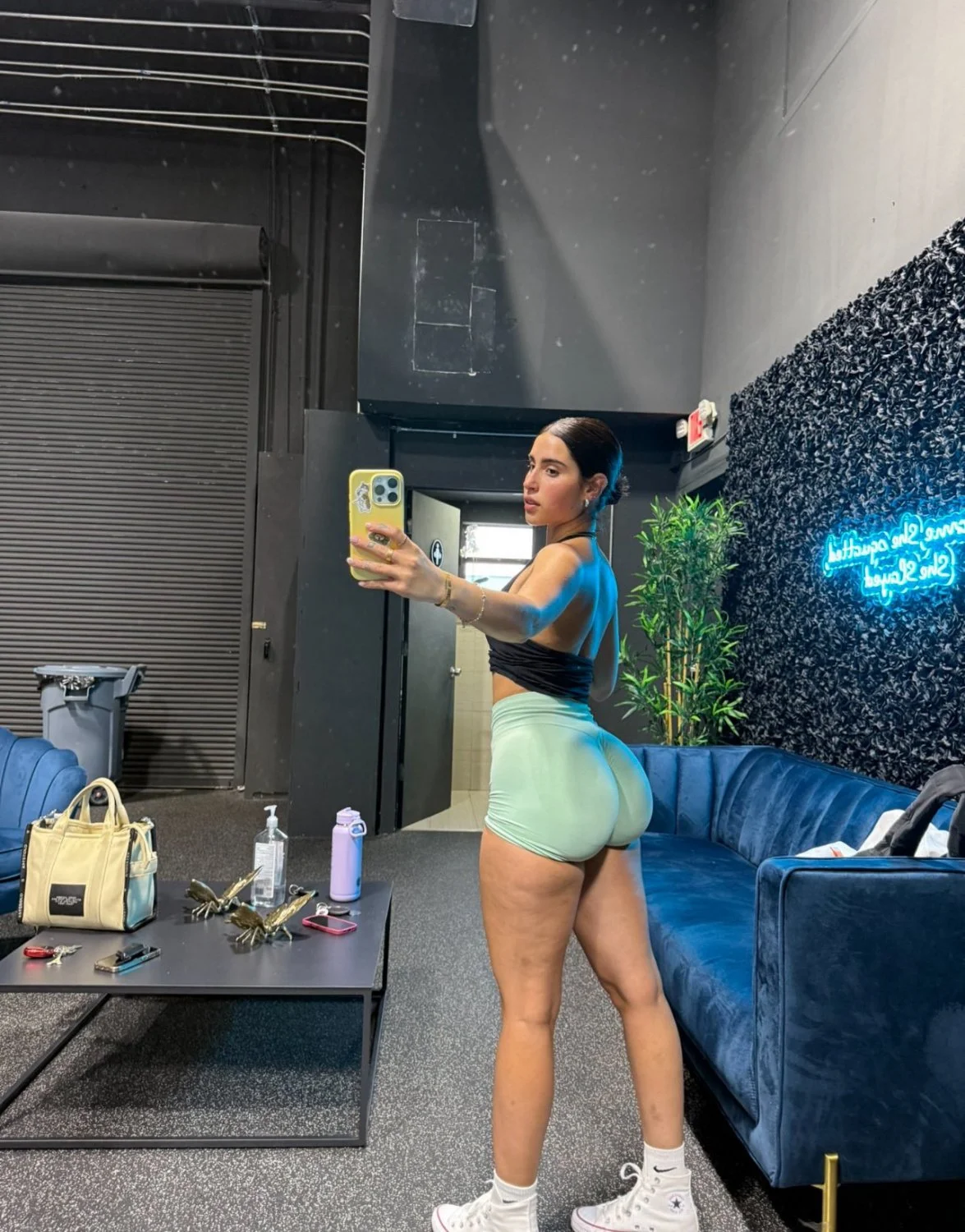Patinha linda para muito sexo anal image 7