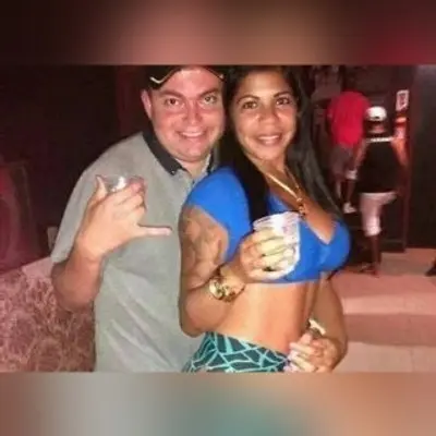 Isso que dá confiar em esposa puta traiu o marido gordinho cover image