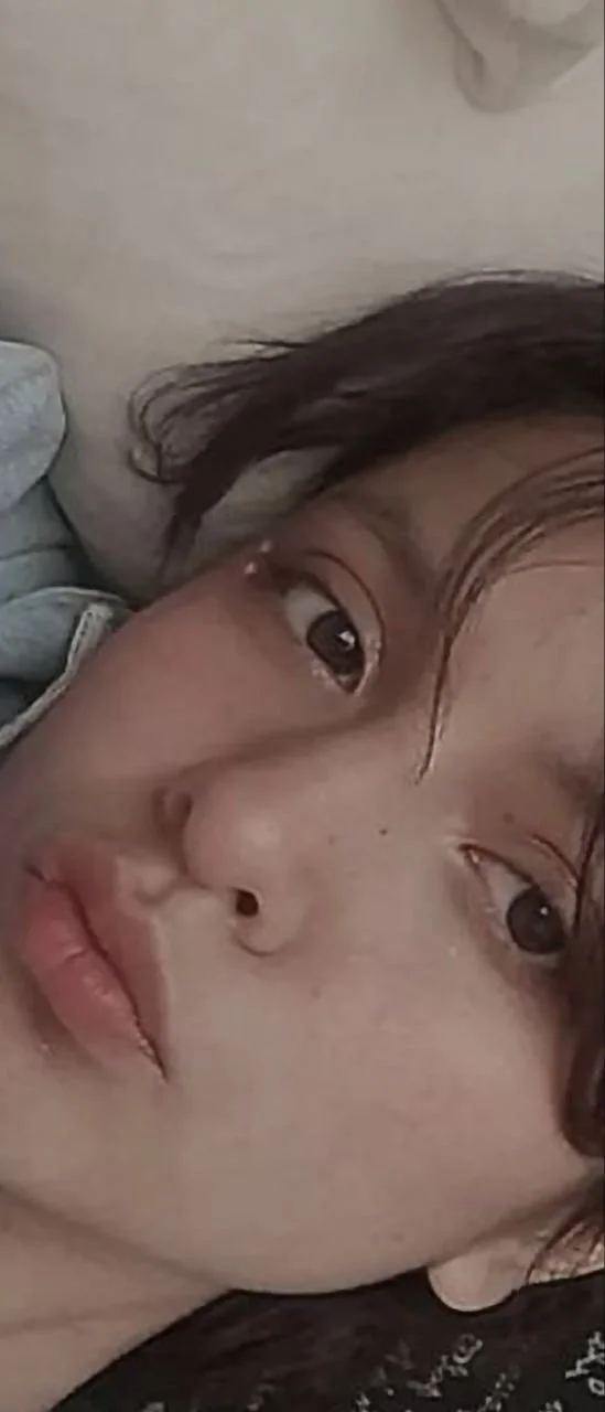 Quiero ser cornudo de Karen. Guarden todas sus fotos y mandenmelas diciendo como la usarian main image