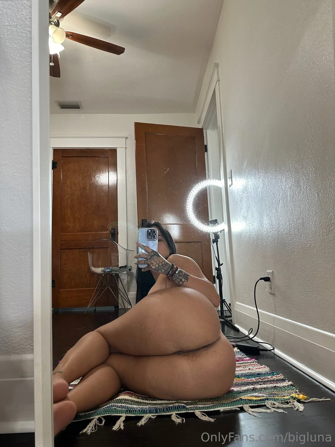 Sexy Latina with ass image 8