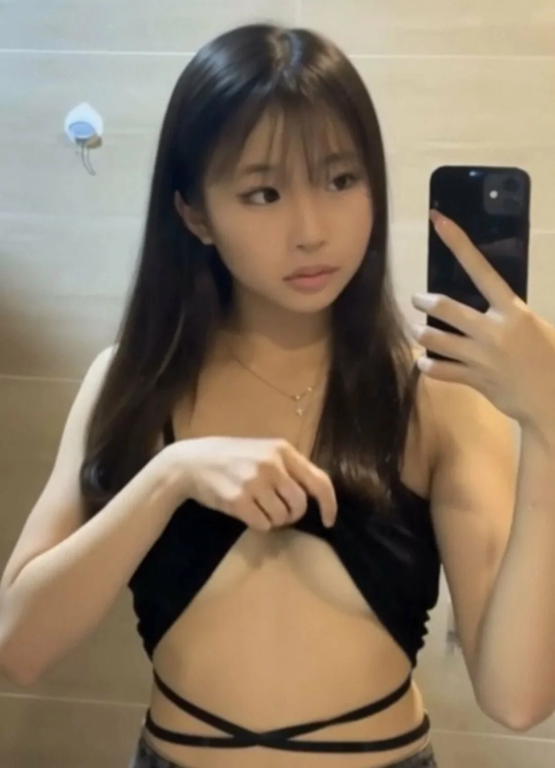Asian baddie show off her skills and body image 9