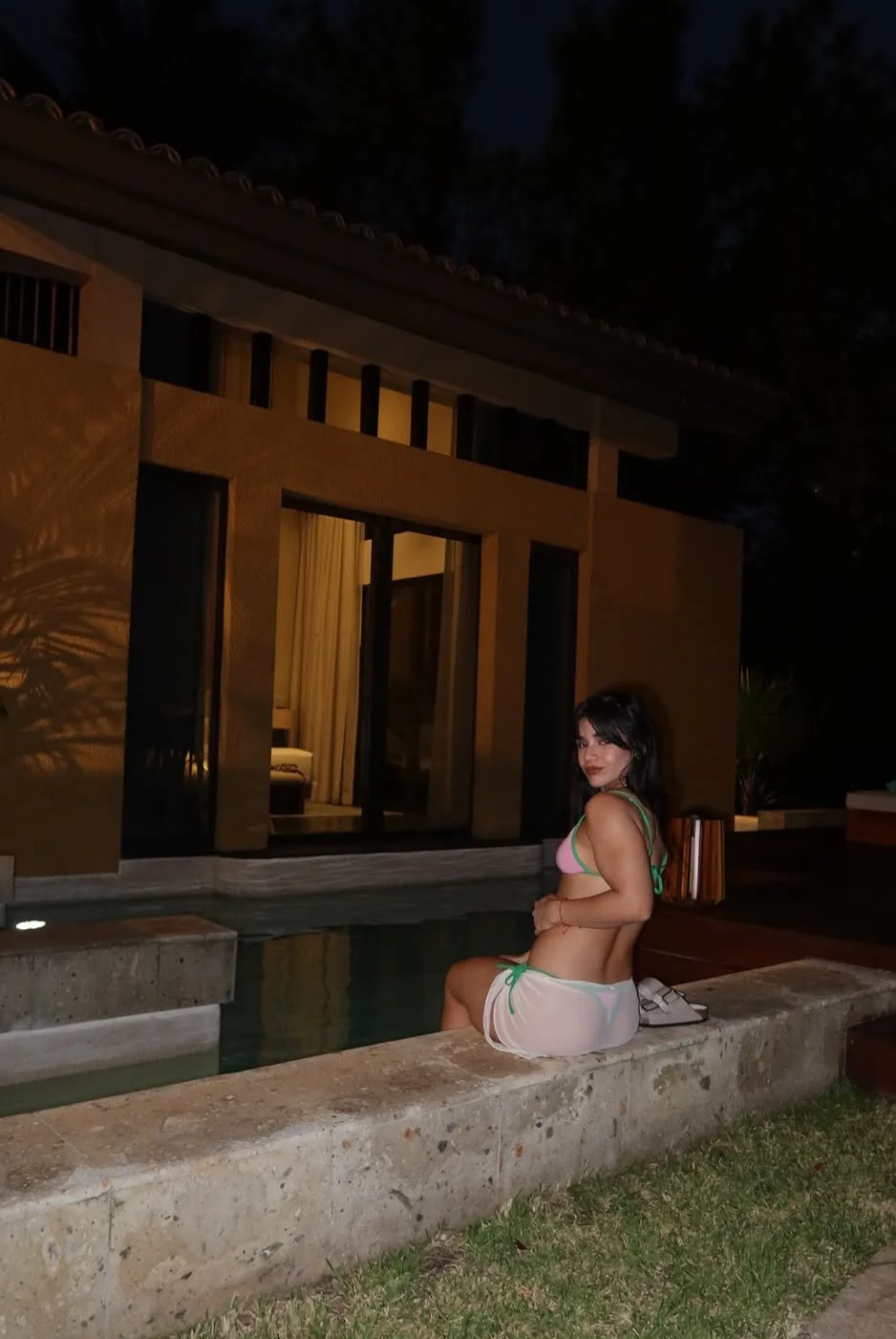 Alana Flores image 3