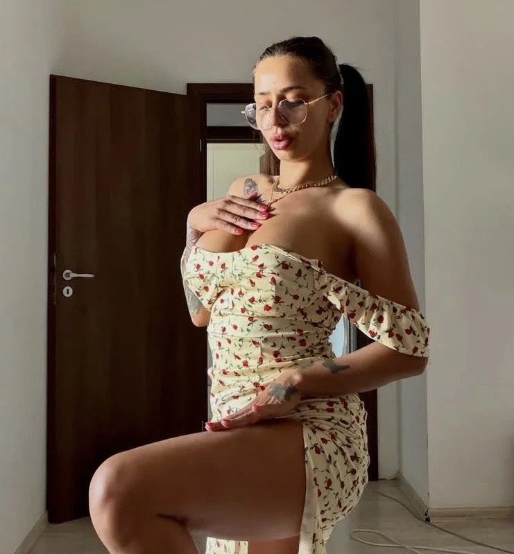 Nolimitscoupl3 Sexy Nicolle Jackpot image 2