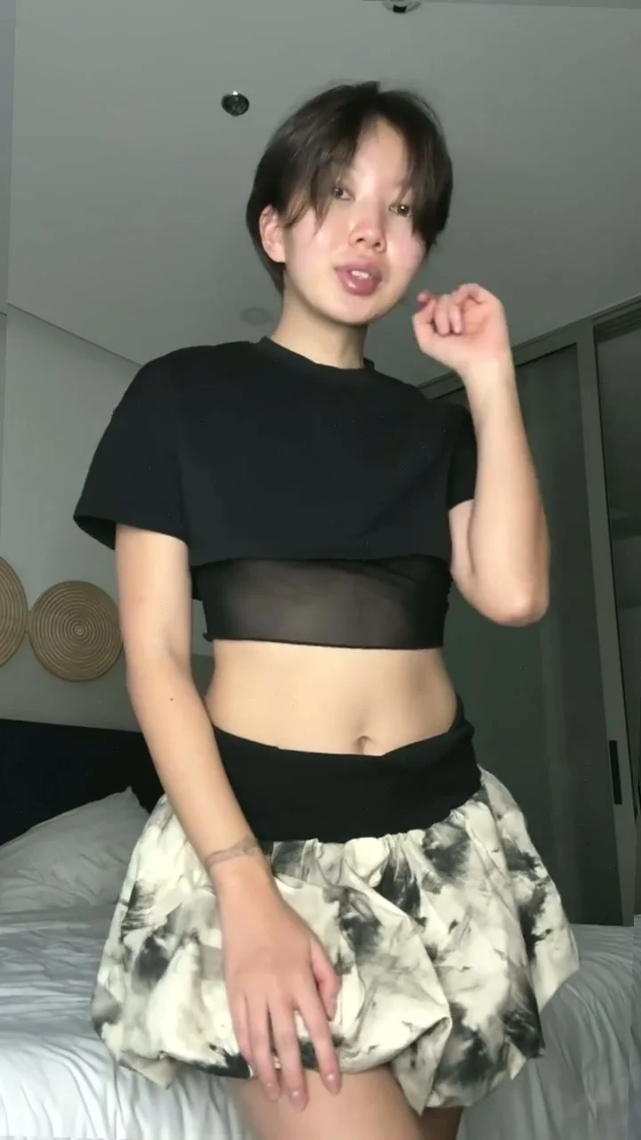 🔞 big ass wet slut getting creampie shaved pussy nude 🍑💦 OF image 4