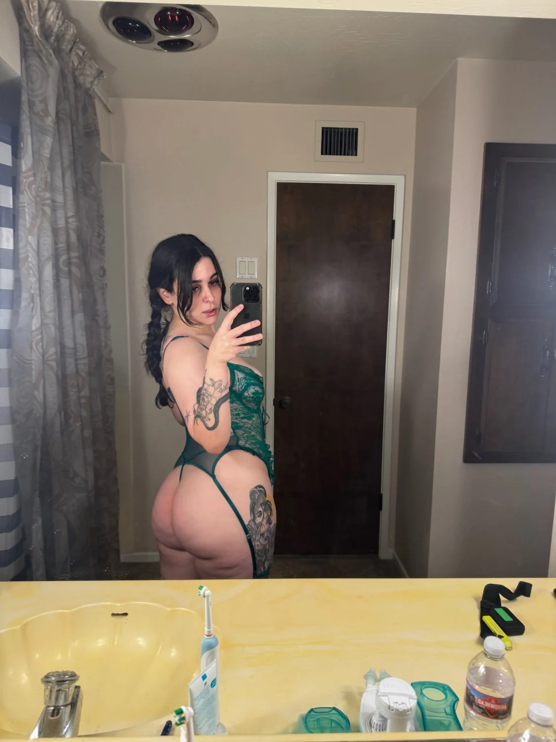 big tit pawg chloe image 11