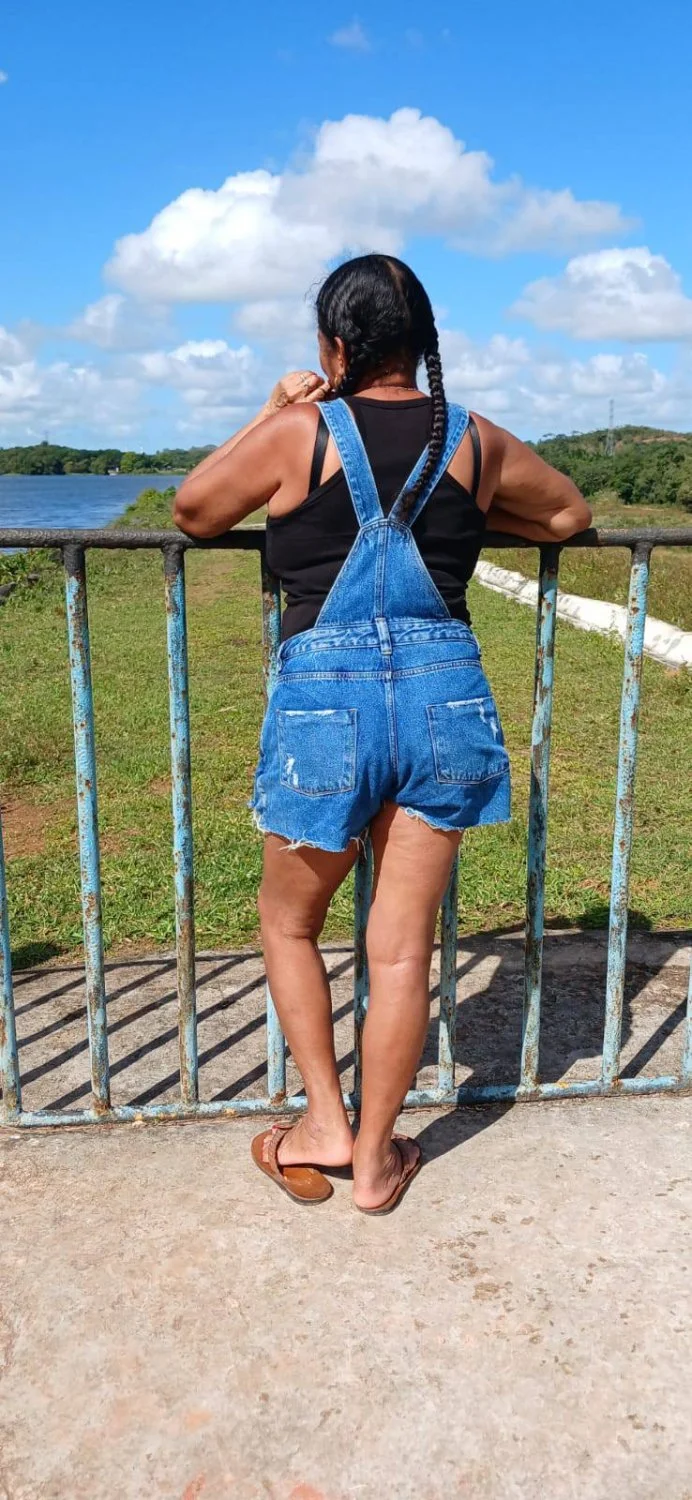 Corno adora exibir sua puta nas redes sociais. Coroa feia de cara mas com uns peitões lindos. image 19