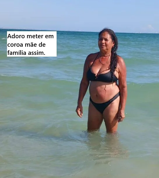 Corno adora exibir sua puta nas redes sociais. Coroa feia de cara mas com uns peitões lindos. image 26