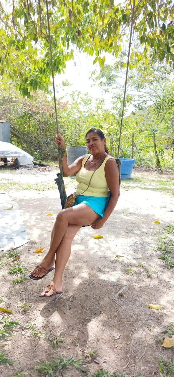 Corno adora exibir sua puta nas redes sociais. Coroa feia de cara mas com uns peitões lindos. image 33