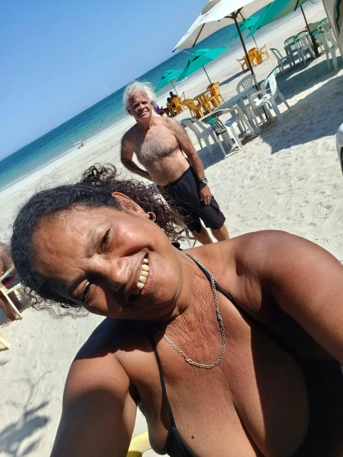Corno adora exibir sua puta nas redes sociais. Coroa feia de cara mas com uns peitões lindos. image 41